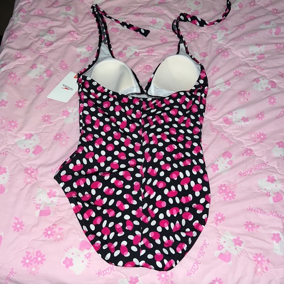 Speedo one piece halter swimsuit. - Picture 3 of 4